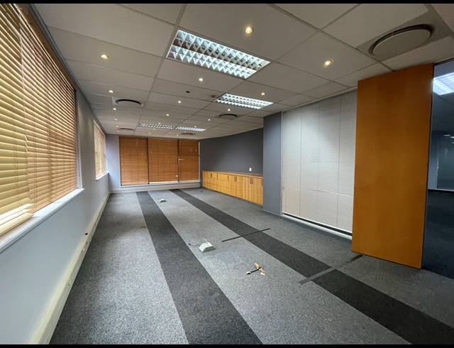 3,400M² OFFICE TO LET IN PARKTOWN